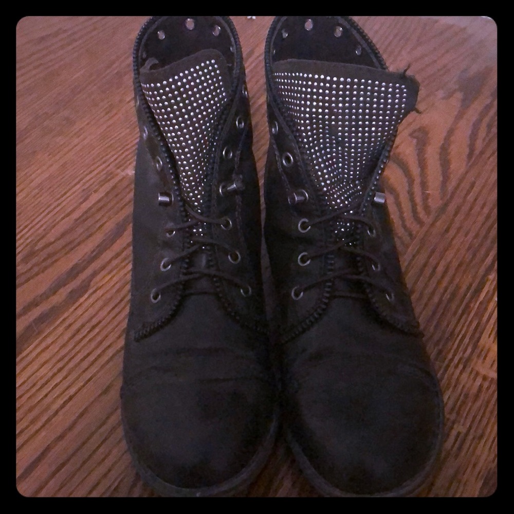 Studded tongue brown leather combat boots size 8